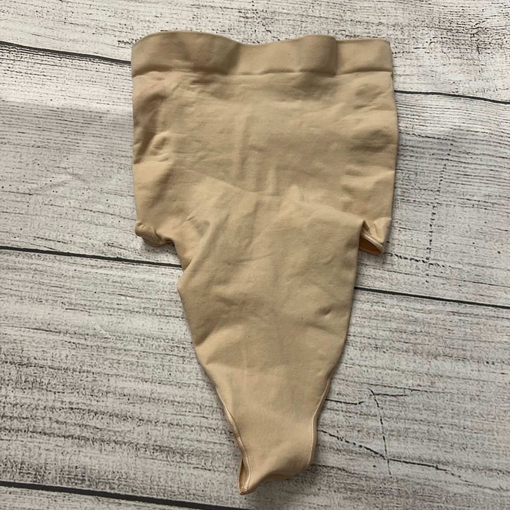 Skims high waisted thong shapewear Size Medium